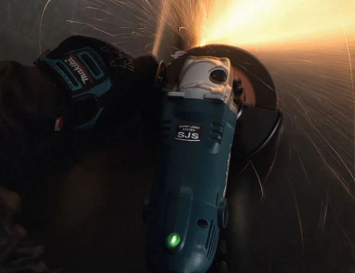   Máy mài góc Makita GA6021C công suất 1450W, đường kính lưỡi 150mm, công tắc bóp