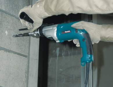 Máy khoan búa 2 tốc độ Makita HP2070