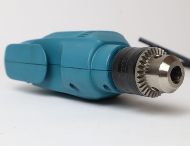 Máy khoan sắt Makita 6307