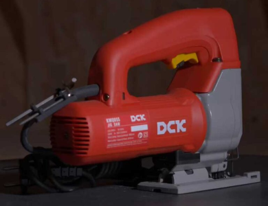 Máy cưa lọng 580W KMQ85S – DCK