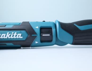 Máy vặn vít dùng pin Makita TD022DSE 7.2V