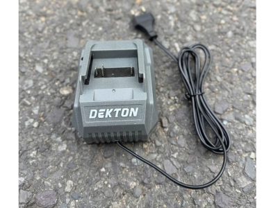 Đế sạc pin Dekton M21-S25Pro (21V - 2.5A)