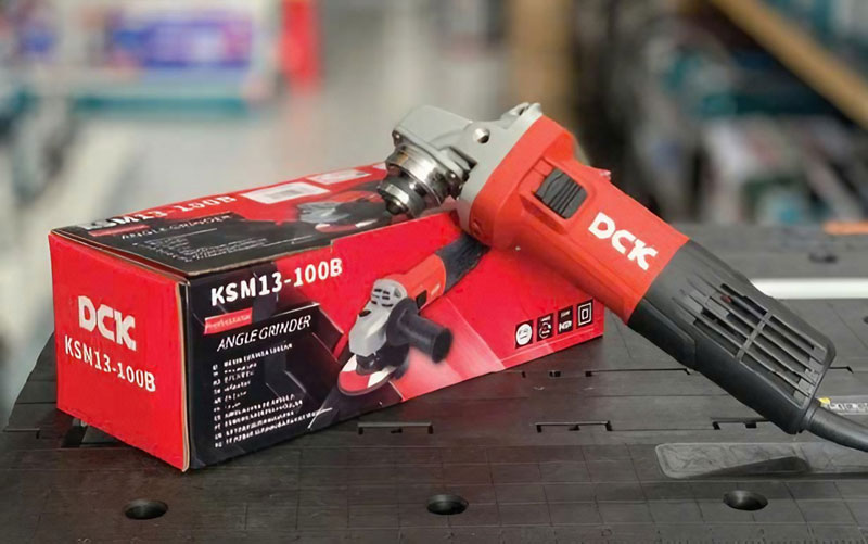 Máy mài góc 820W 100mm DCK KSM13-100B (công tắc cạnh)