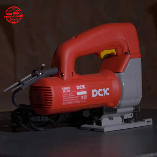 Máy cưa lọng 580W KMQ85S – DCK